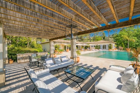 6 bedrooms Villa in Mouans-Sartoux, France No. 69060 4