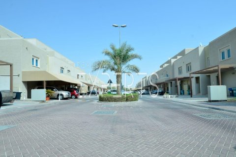 3 dormitorios Villa en Al Reef, UAE No. 129758
