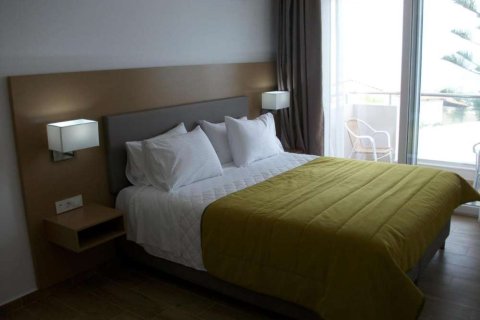 19 bedrooms Hotel in Zakynthos, Greece No. 24768 13