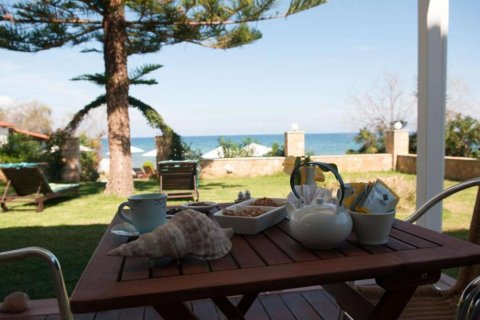 19 bedrooms Hotel in Zakynthos, Greece No. 24768 3