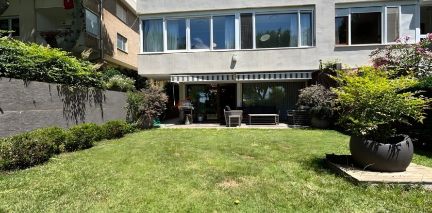 Квартира с 4 спальнями в Кадыкёй, Турция №127594