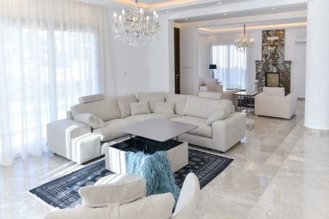 Дом с 5 спальнями в Агиос Тихонас, Кипр №29319 5