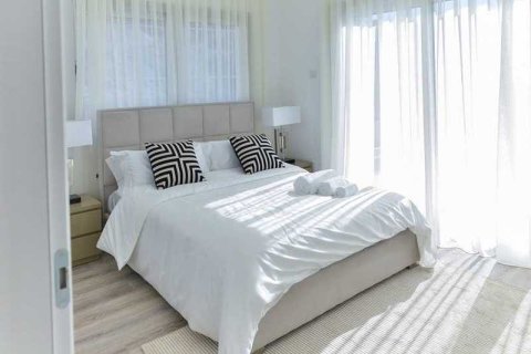 Дом с 5 спальнями в Агиос Тихонас, Кипр №29319 8