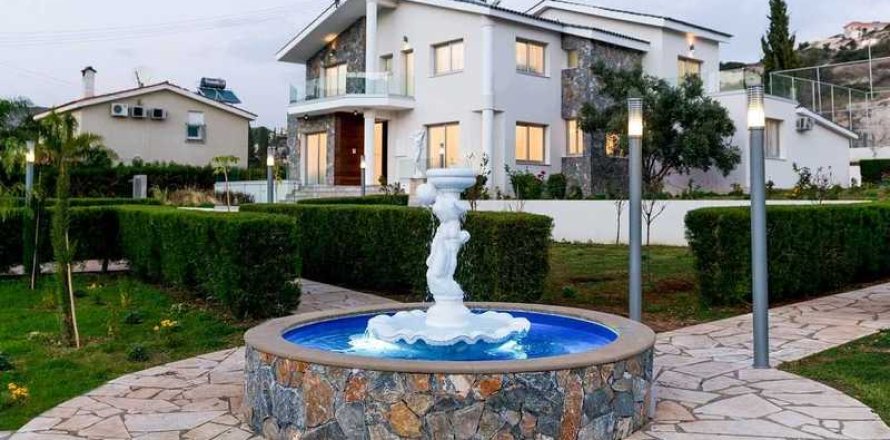 Дом с 5 спальнями в Агиос Тихонас, Кипр №29319