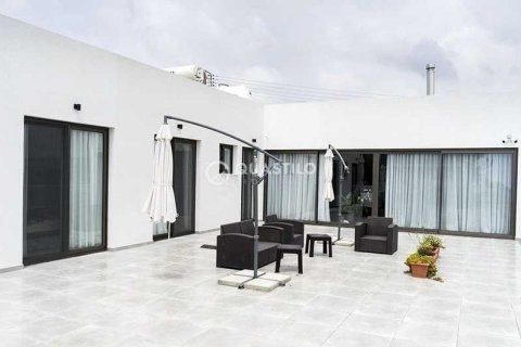 4 bedrooms Villa in Souni–Zanatzia, Cyprus No. 83223 10