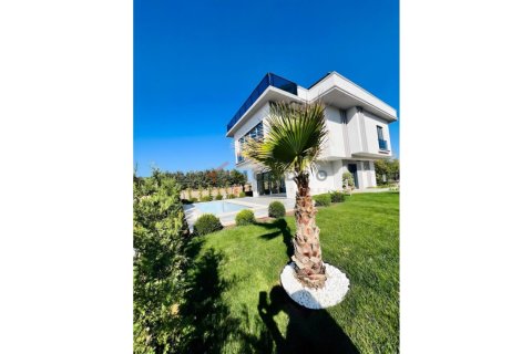 7 chambres Villa à Bueyuekcekmece, Turkey No. 125290