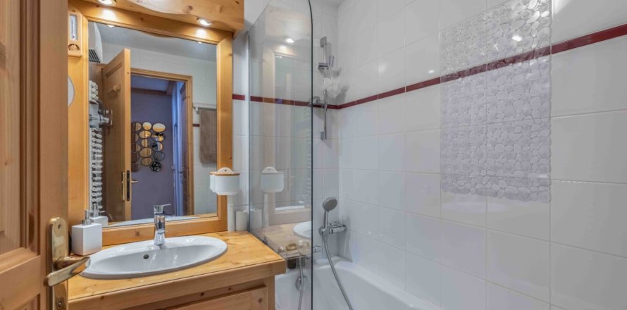 1 bedroom Apartment in Courchevel, France No. 99994