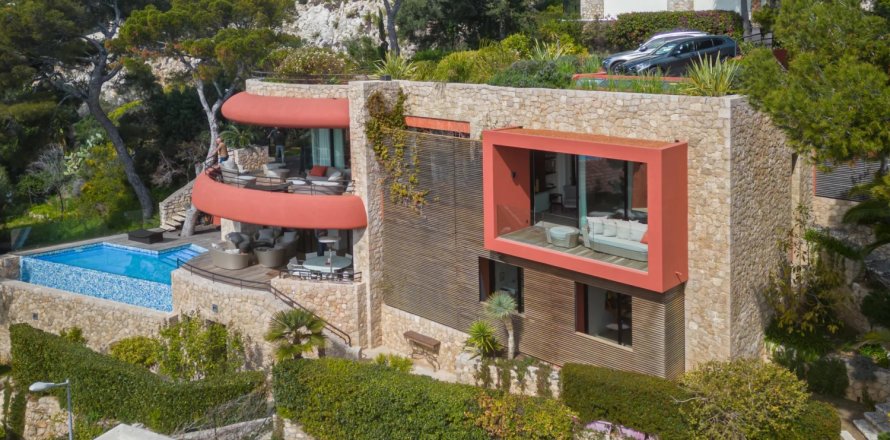 Вилла с 4 спальнями в Кап-д’Ай, Франция №73008