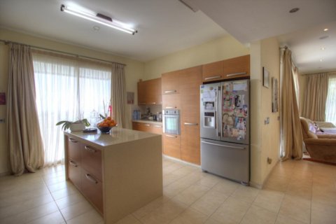 5 bedrooms Villa in Limassol, Cyprus No. 106110 4