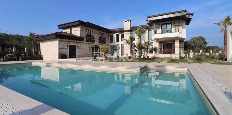 9 bedrooms Villa in Kusadasi, Turkey No. 113262
