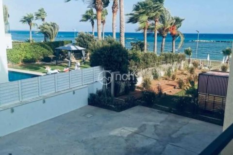 2 bedrooms Apartment in Oroklini, Cyprus No. 79762 3