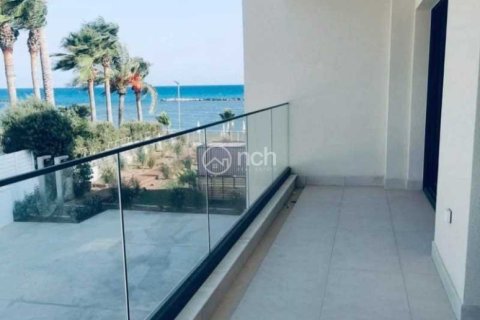 2 bedrooms Apartment in Oroklini, Cyprus No. 79762 1