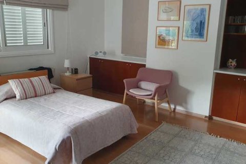 Дом с 4 спальнями в Энгоми, Кипр №28922 6