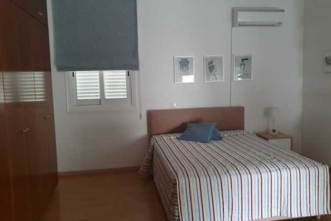 Дом с 4 спальнями в Энгоми, Кипр №28922 5