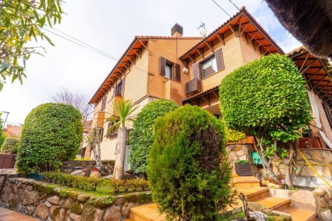 6 bedrooms House in Madrid, Spain No. 125440