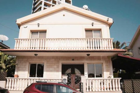 3 bedrooms Villa in Mouttagiaka, Cyprus No. 29851 1