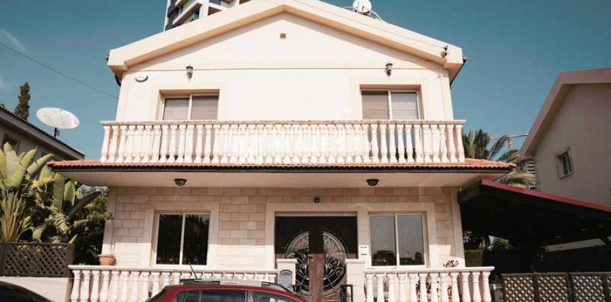 3 bedrooms Villa in Mouttagiaka, Cyprus No. 29851