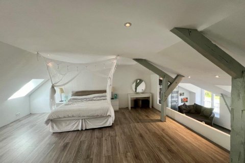 8 bedrooms House in Pleugriffet, France No. 69436 20