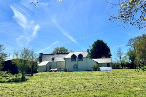 8 bedrooms House in Pleugriffet, France No. 69436 30