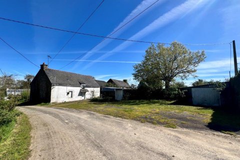 8 bedrooms House in Pleugriffet, France No. 69436 28