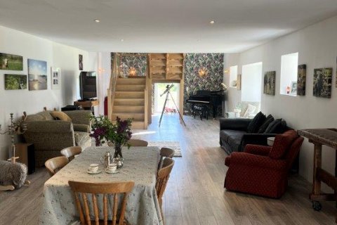 8 bedrooms House in Pleugriffet, France No. 69436 18