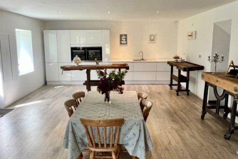 8 bedrooms House in Pleugriffet, France No. 69436 27