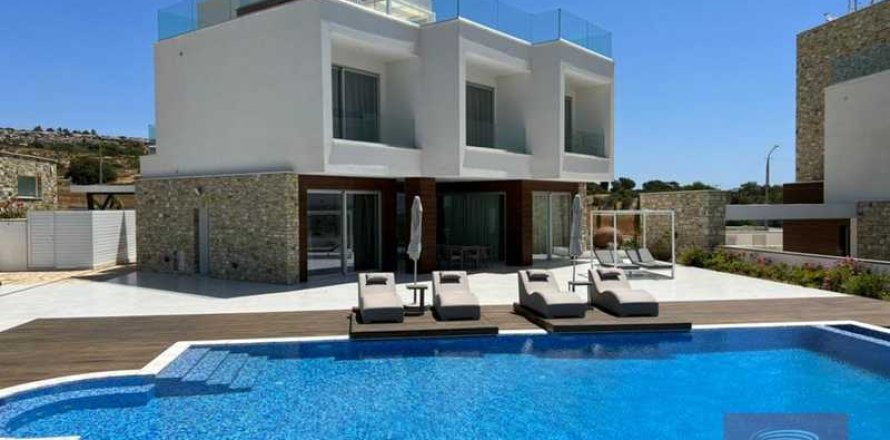 3 bedrooms Villa in Ayia Napa, Cyprus No. 28935