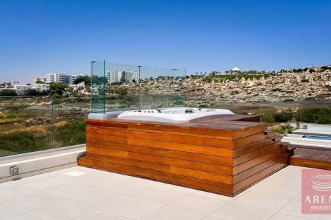 3 bedrooms Villa in Ayia Napa, Cyprus No. 28935 8