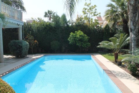 4 bedrooms Villa in Limassol, Cyprus No. 105809 3