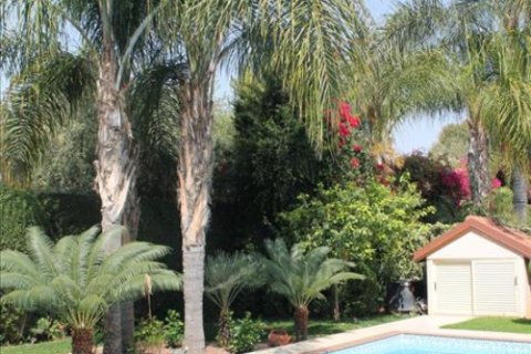 4 bedrooms Villa in Limassol, Cyprus No. 105809 4