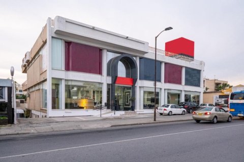 802m² Commercial property en Larnaca, Cyprus No. 105060