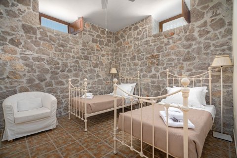 7 rooms Villa in Argolis, Greece No. 107613 20