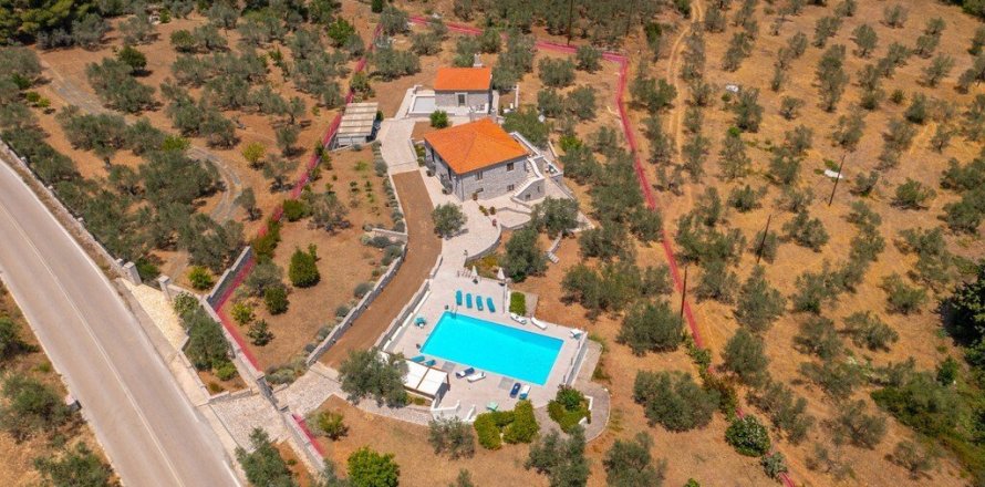 7 rooms Villa in Argolis, Greece No. 107613