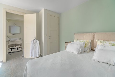 7 rooms Villa in Argolis, Greece No. 107613 5