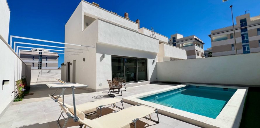 3 bedrooms Villa in Alicante, Spain No. 127788