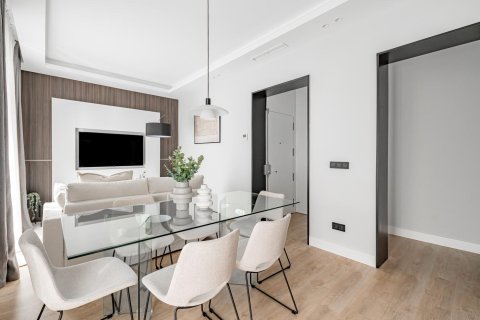 2 dormitorios Apartment en Madrid, Spain No. 26932