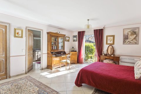 6 bedrooms Villa in Roquefort-les-Pins, France No. 79360 9