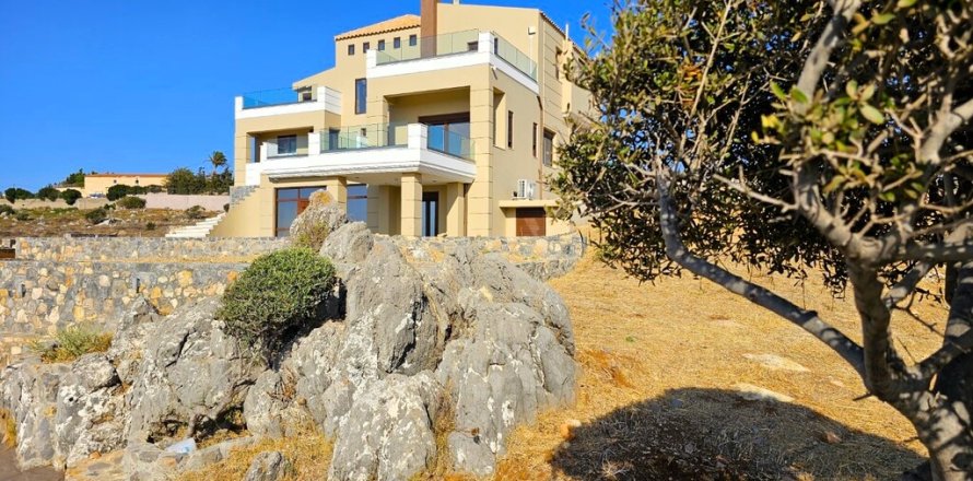 5 bedrooms Villa in Heraklion, Greece No. 109389