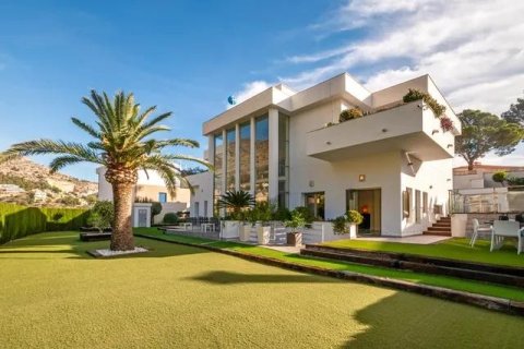 4 bedrooms Villa in Altea, Spain No. 128849