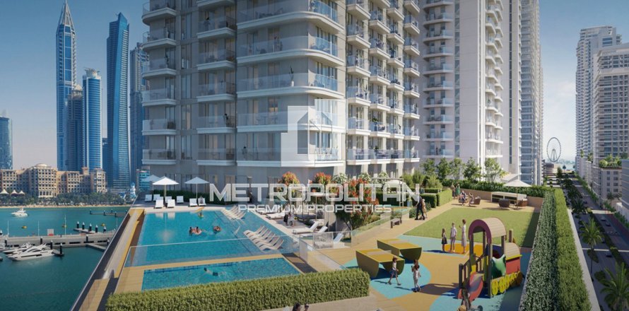 Квартира с 3 спальнями в EMAAR Beachfront, ОАЭ №118174