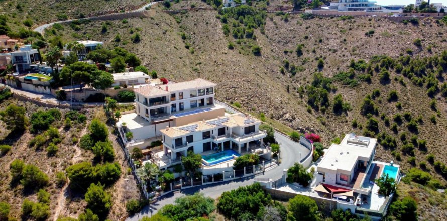 4 dormitorios Apartment en Benidorm, Spain No. 124530