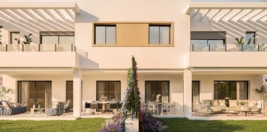 3 bedrooms Villa in Estepona, Spain No. 126798