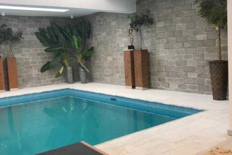 5 bedrooms House in Pegeia, Cyprus No. 39461 5