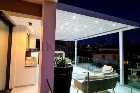 3 bedrooms Penthouse in Mesa Geitonia, Cyprus No. 102801 12
