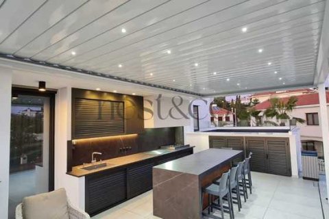 3 bedrooms Penthouse in Mesa Geitonia, Cyprus No. 102801 2