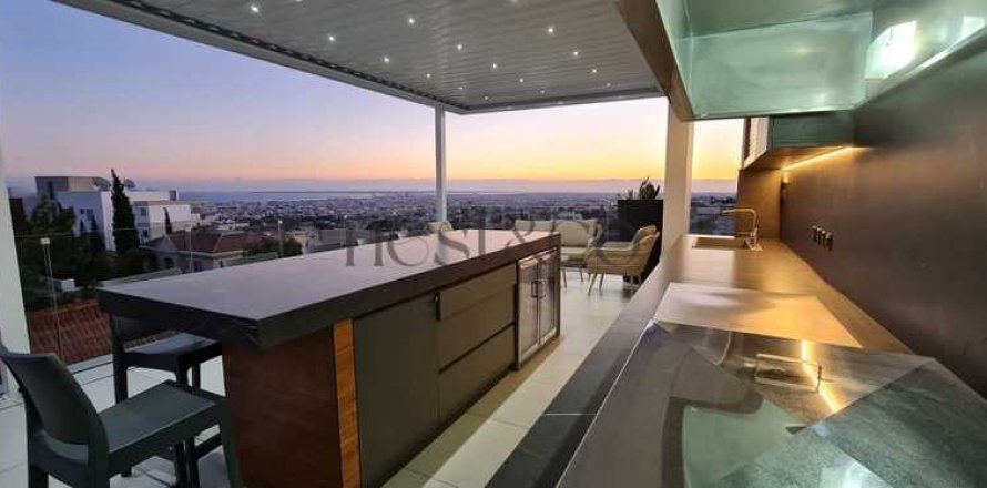 3 bedrooms Penthouse in Mesa Geitonia, Cyprus No. 102801