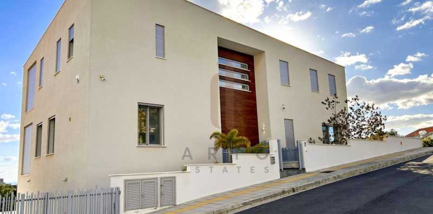 7 chambres Villa à Mouttagiaka, Cyprus No. 81669