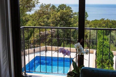 Дом с 4 спальнями в Будва, Черногория №84199 24