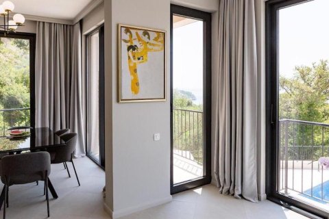 Дом с 4 спальнями в Будва, Черногория №84199 15