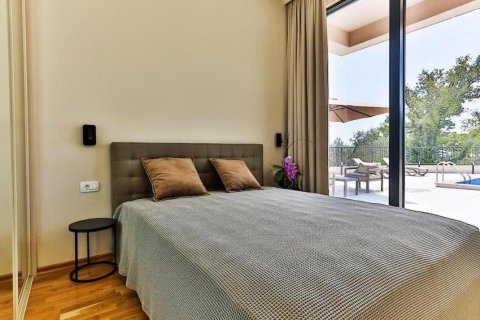 Дом с 4 спальнями в Будва, Черногория №84199 21